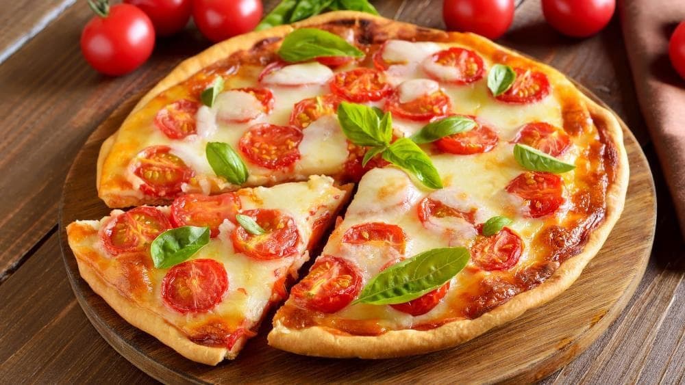 Pizza Margherita (receta auténtica y fácil)
